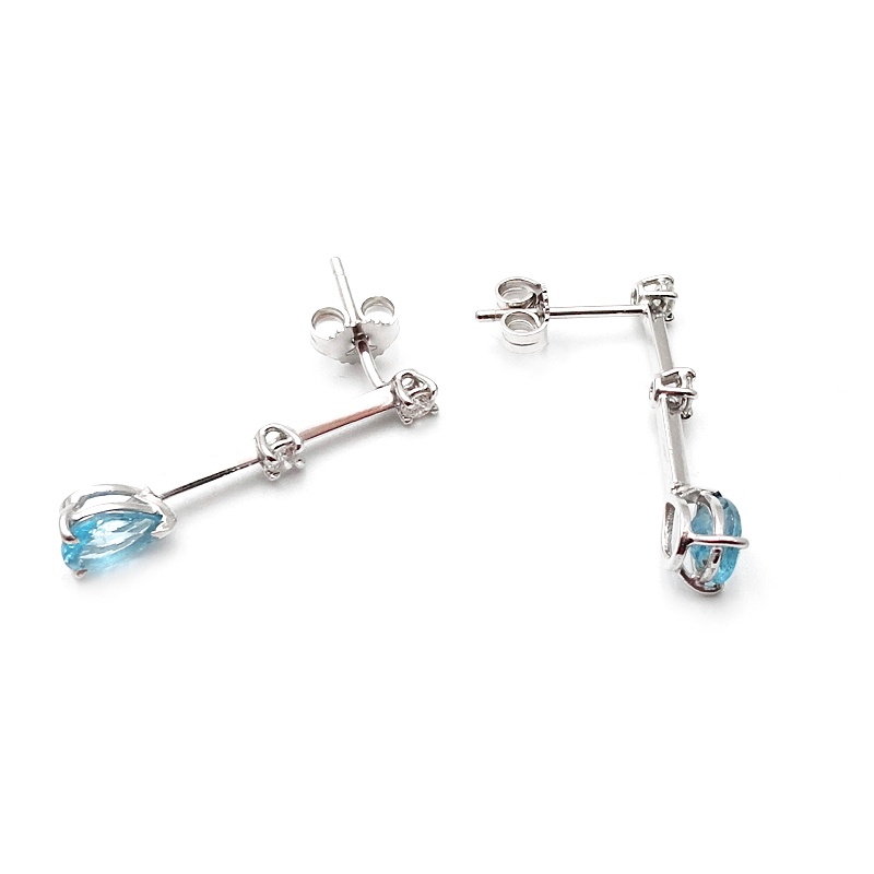 orecchini oro bianco e diamanti pendenti