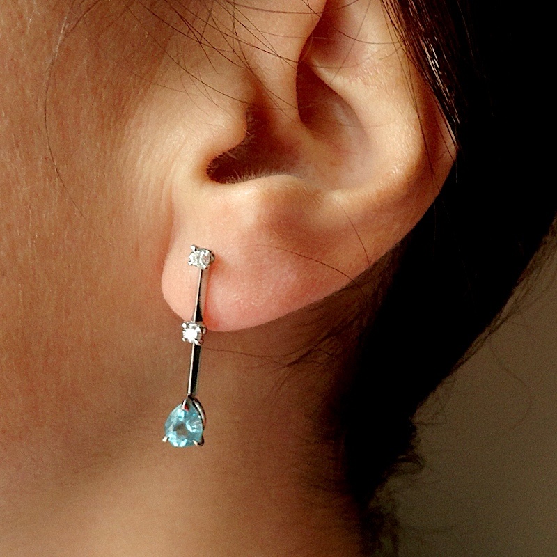 orecchini pendenti in oro bianco 18 carati